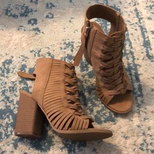 Dolce Vita tan open toed booties